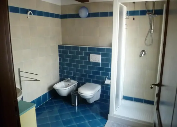 Casolare Fratina בית הארחה 3*